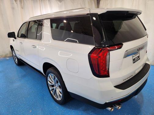 Summit White 2024 GMC Yukon XL Denali