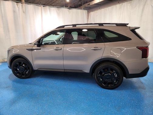 Brown 2025 Kia Sorento SX