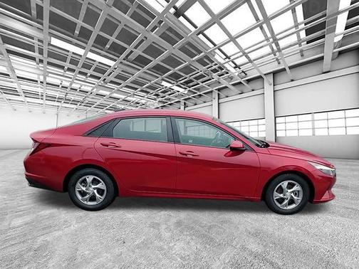 2021 Hyundai ELANTRA SE