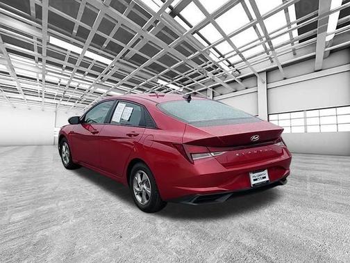 2021 Hyundai ELANTRA SE