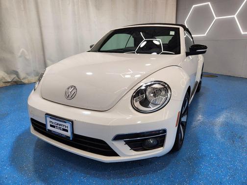 Candy White / Black Roof 2013 Volkswagen Beetle 2.0T