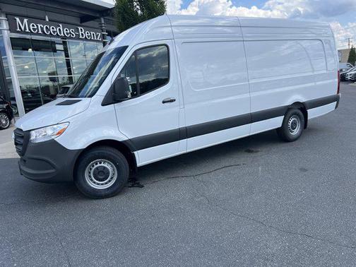 2025 Mercedes-Benz Sprinter 2500 High Roof