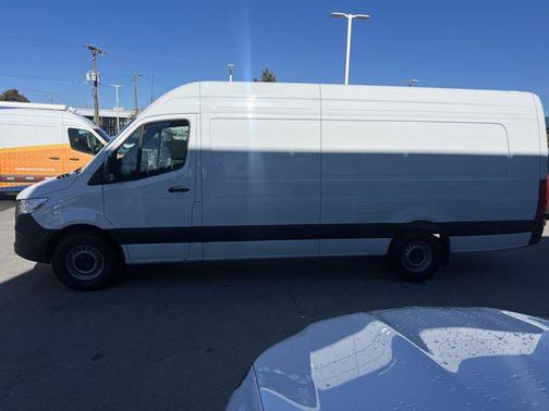 2025 Mercedes-Benz Sprinter 2500 High Roof