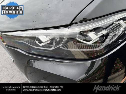 Black Sapphire Metallic 2022 BMW X7 xDrive40i