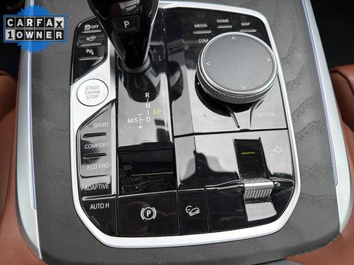 Black Sapphire Metallic 2022 BMW X7 xDrive40i