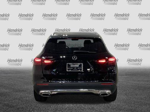 2025 Mercedes-Benz GLA 250 Base