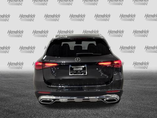 Graphite Grey Metallic 2026 Mercedes-Benz GLC 300 Base
