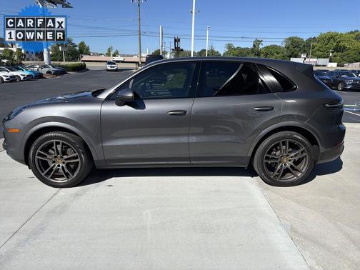 2021 Porsche Cayenne Cayenne