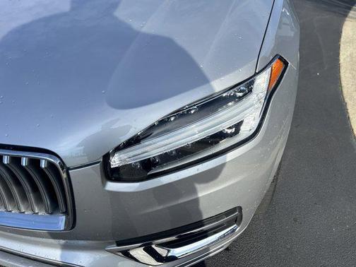 2022 Volvo XC90 Recharge Plug-In Hybrid T8 Inscription 6 Passenger