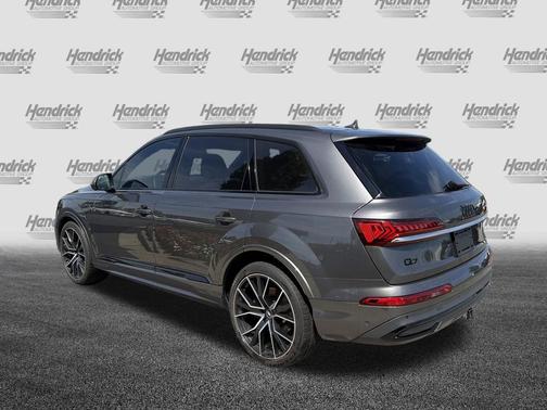 Samurai Gray Metallic 2021 Audi Q7 55 Prestige