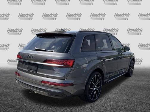 Samurai Gray Metallic 2021 Audi Q7 55 Prestige