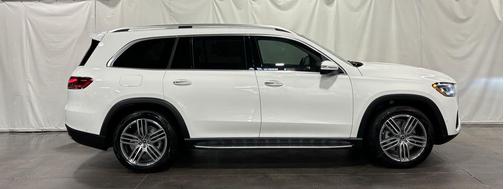 Polar White 2026 Mercedes-Benz GLS 450 4MATIC