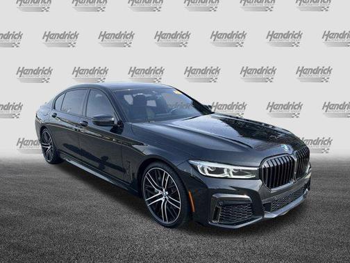 2022 BMW 740 740i