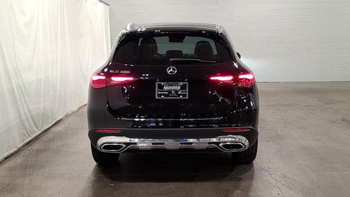 2026 Mercedes-Benz GLC 300 Base