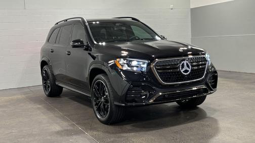 Obsidian Black Metallic 2027 Mercedes-Benz GLS 450 4MATIC