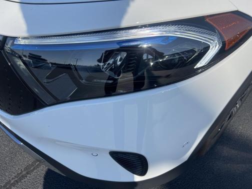 Polar White 2025 Mercedes-Benz EQB 300 4MATIC