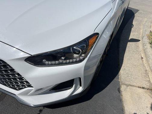 Chalk White w/Black Roof 2019 Hyundai Veloster Base