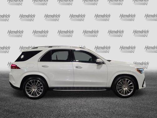 MANUFAKTUR Moonlight White Metallic 2026 Mercedes-Benz GLE 580 4MATIC