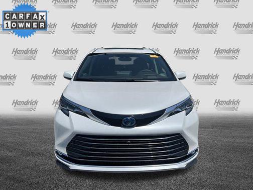 2024 Toyota Sienna Platinum 7 Passenger