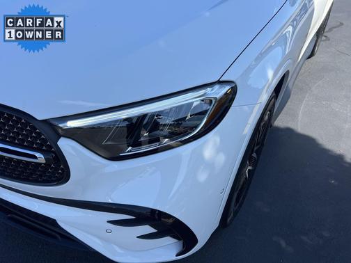 Polar White 2025 Mercedes-Benz GLC 300 4MATIC