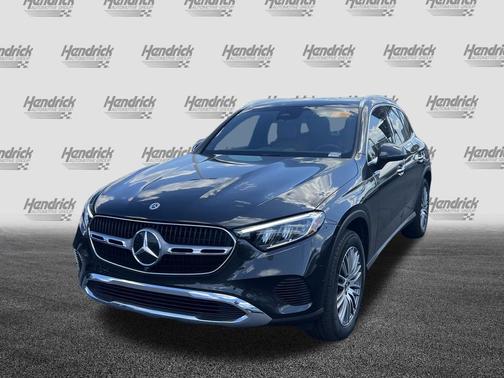 Graphite Grey Metallic 2026 Mercedes-Benz GLC 300 Base