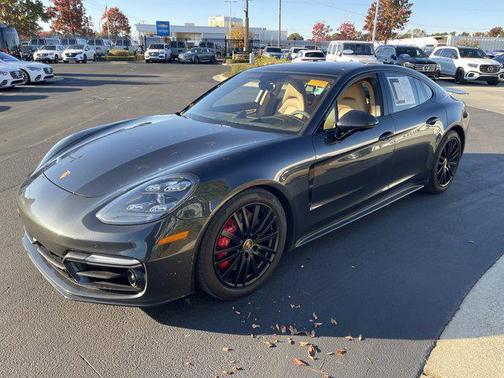 2023 Porsche Panamera GTS