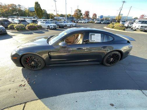 2023 Porsche Panamera GTS