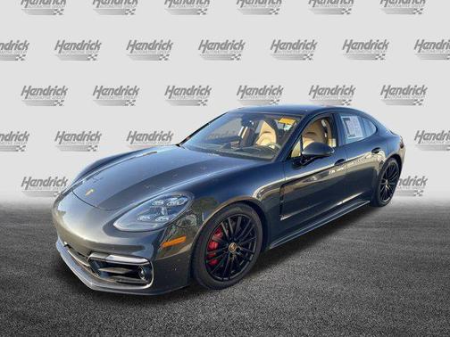 2023 Porsche Panamera GTS