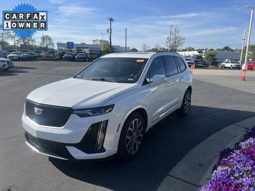 Crystal White Tricoat 2022 Cadillac XT6 Sport AWD