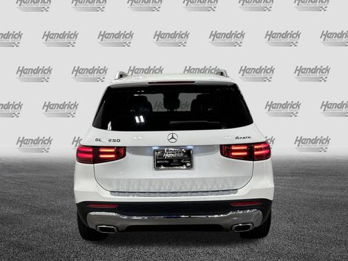 Polar White 2026 Mercedes-Benz GLB 250 4MATIC