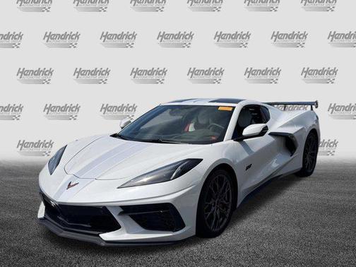 White Pearl Metallic Tricoat 2023 Chevrolet Corvette Stingray w/3LT