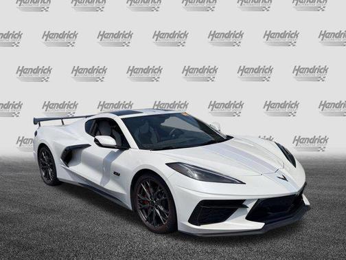 White Pearl Metallic Tricoat 2023 Chevrolet Corvette Stingray w/3LT