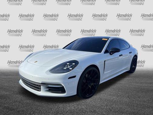 2017 Porsche Panamera 4