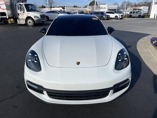 2017 Porsche Panamera 4