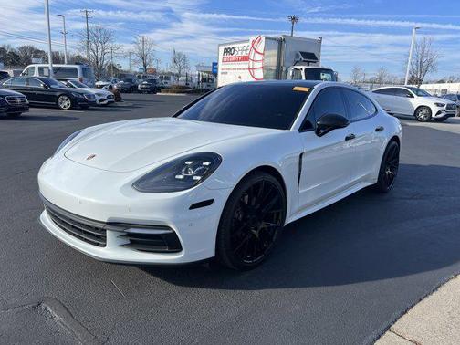 2017 Porsche Panamera 4