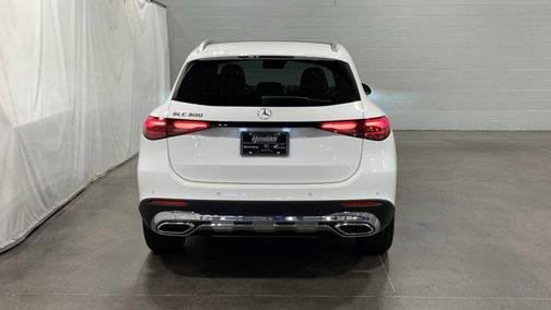 2026 Mercedes-Benz GLC 300 Base