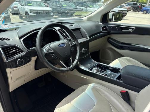 Star White Metallic Tri-Coat 2020 Ford Edge Titanium