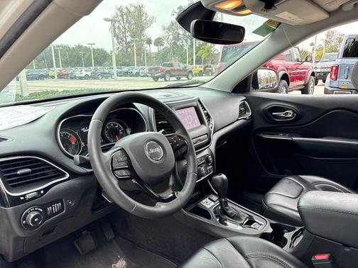 2020 Jeep Cherokee Altitude