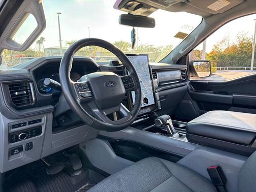 2024 Ford F-150 Lightning Flash