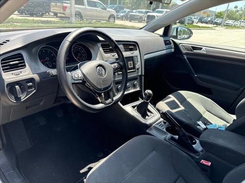 2016 Volkswagen Golf TSI S 4-Door