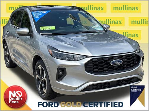 Iconic Silver Metallic 2023 Ford Escape ST-Line Select