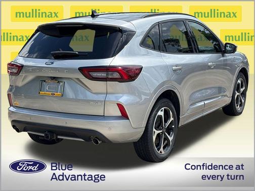 Iconic Silver Metallic 2023 Ford Escape ST-Line Select
