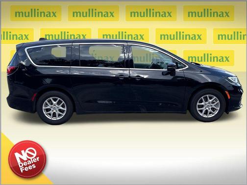Diamond Black Crystal Pearlcoat 2024 Chrysler Pacifica Touring L