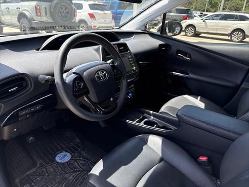 2021 Toyota Prius L