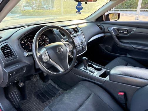 2016 Nissan Altima 2.5 SR