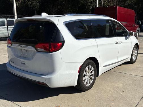 2018 Chrysler Pacifica Touring-L Plus