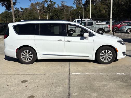 2018 Chrysler Pacifica Touring-L Plus