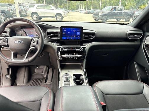 2024 Ford Explorer ST-Line