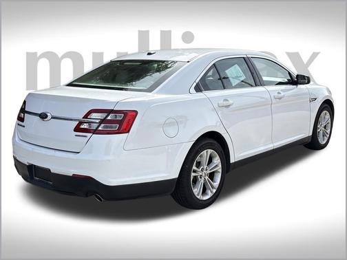 2017 Ford Taurus SE