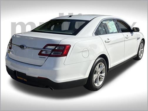 2017 Ford Taurus SE